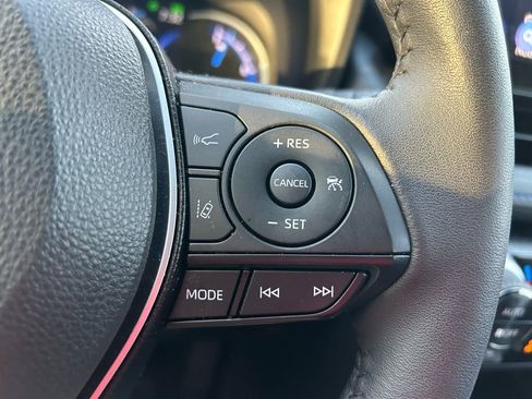 Certified 2025 Toyota RAV4 XSE image 19