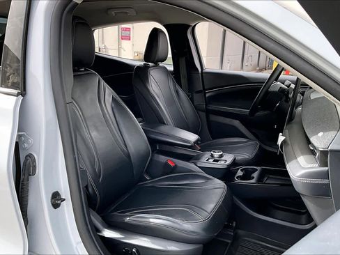 Used 2023 Ford Mustang Mach-E Premium image 8