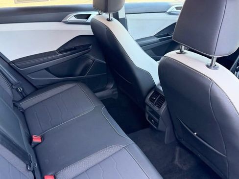 Certified 2025 Volkswagen Taos SE AWD/4WD image 13