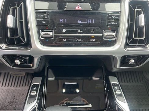 Used 2022 Kia Sorento SX image 15
