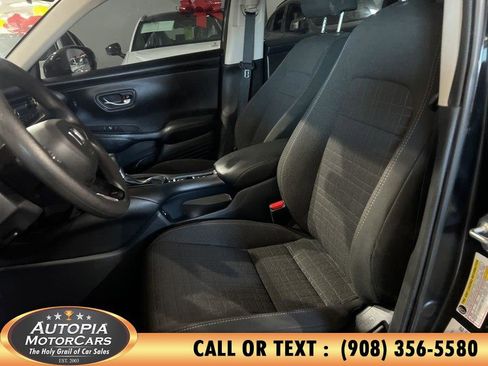 Used 2025 Honda HR-V LX image 9