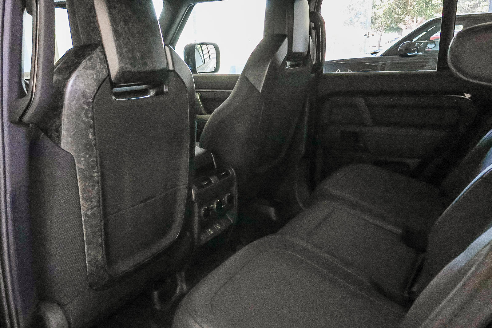 New 2026 Land Rover Defender 110 AWD/4WD image 11