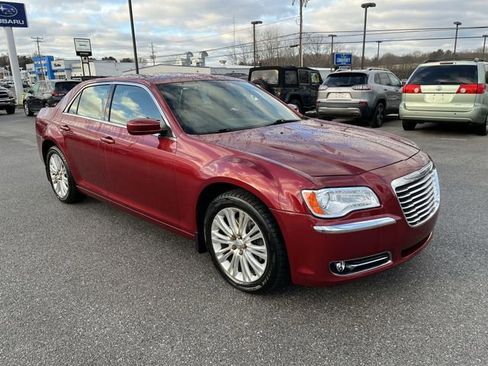 Used 2014 Chrysler 300 AWD w/ Driver Convenience Group image 11