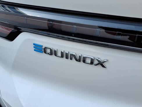 Used 2026 Chevrolet Equinox EV LT FWD image 17