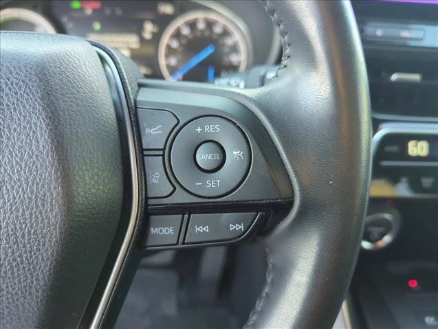 Certified 2023 Toyota Venza XLE AWD/4WD image 17