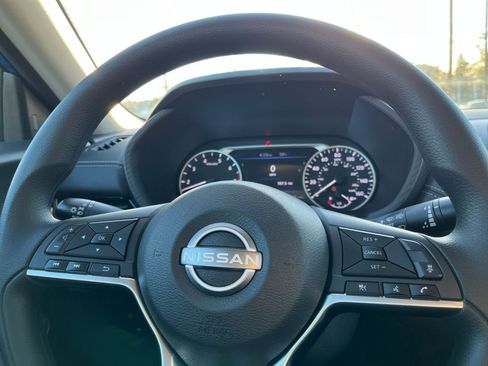 Used 2024 Nissan Sentra SV image 25