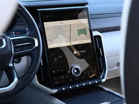 Used 2024 GMC Acadia Denali w/ Super Cruise Package image 19