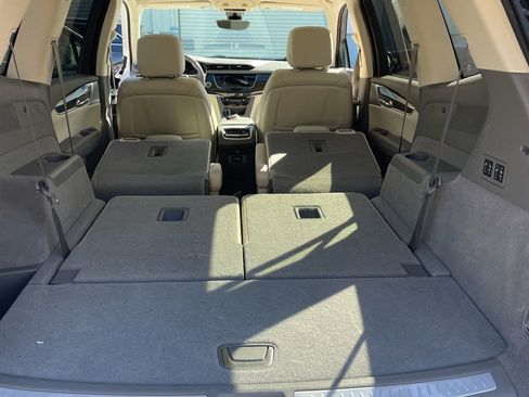 Used 2021 Cadillac XT6 Premium Luxury image 9