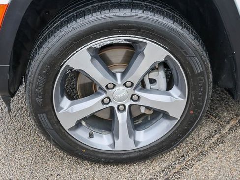 Used 2023 Jeep Grand Cherokee L Limited image 7