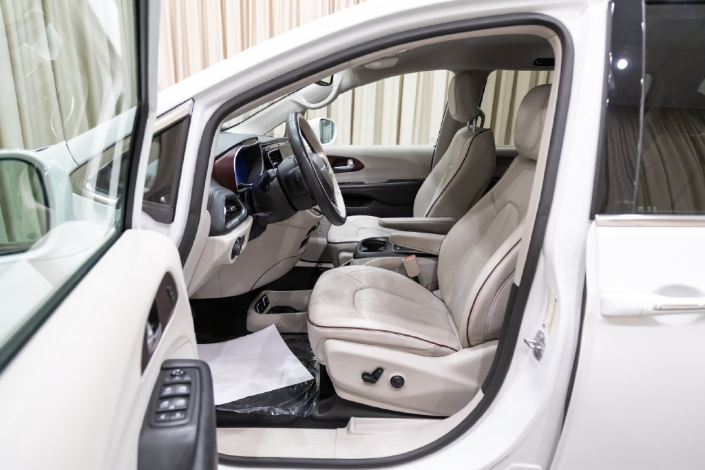 Used 2019 Chrysler Pacifica Limited FWD image 10