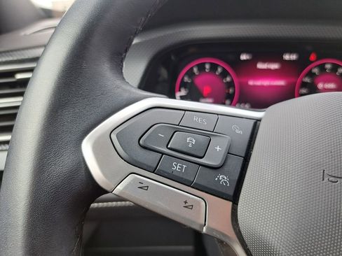 Used 2025 Volkswagen Atlas Cross Sport SEL R-Line image 15