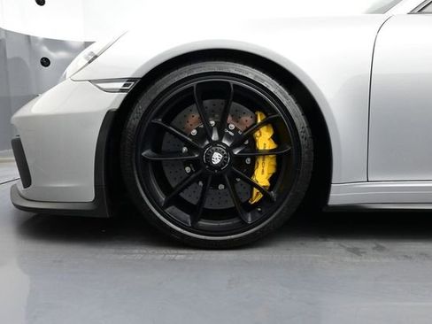 Certified 2018 Porsche 911 GT3 RWD image 6
