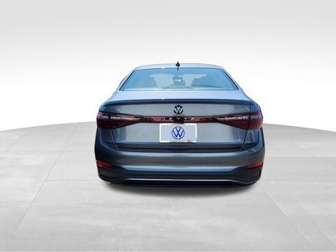 New 2026 Volkswagen Jetta SE FWD image 5