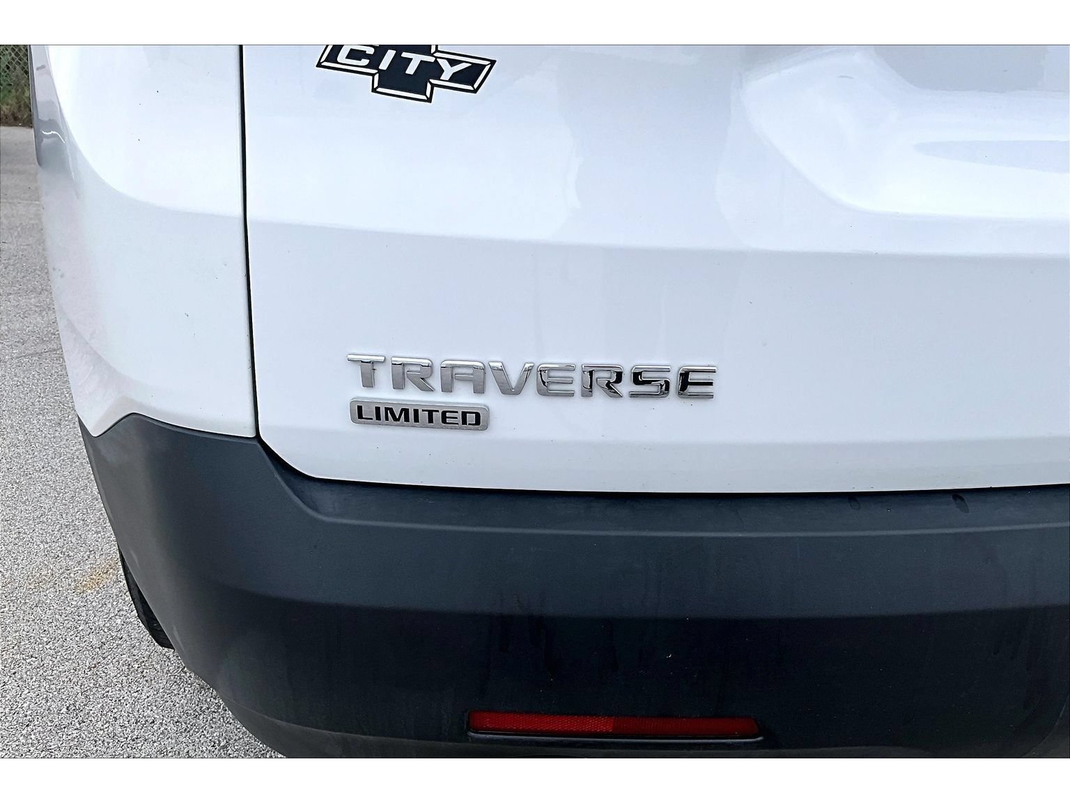 Used 2024 Chevrolet Traverse LS w/ Safety Package FWD image 36