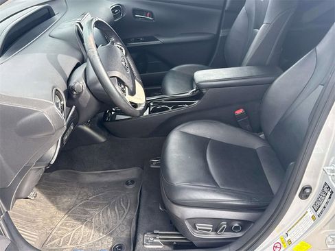 Used 2017 Toyota Prius Prime Premium image 25
