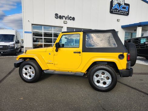 Used 2015 Jeep Wrangler Sahara w/ Connectivity Group image 9