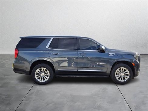 Used 2021 GMC Yukon SLT w/ SLT Luxury Package image 5