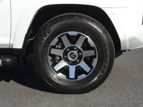 Certified 2024 Toyota 4Runner TRD Off-Road Premium w/ Moonroof Package image 8