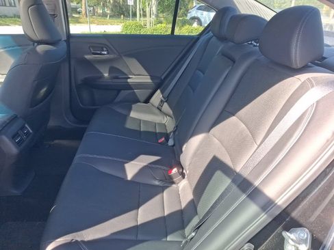 Used 2017 Honda Accord EX-L image 22