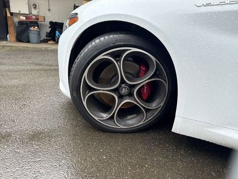 Used 2024 Alfa Romeo Giulia Veloce image 30