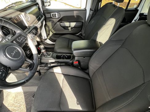 Used 2022 Jeep Wrangler Unlimited Sport w/ Sun And Sound Package image 16