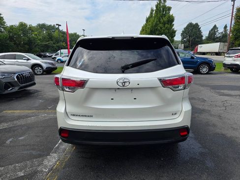 Used 2014 Toyota Highlander Plus FWD image 4
