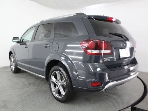Used 2018 Dodge Journey Crossroad w/ Nav & Sun Group AWD/4WD image 7