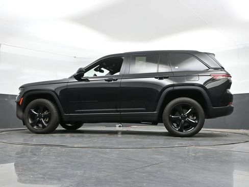Used 2023 Jeep Grand Cherokee Altitude AWD/4WD image 45
