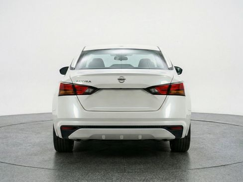 Used 2025 Nissan Altima 2.5 SV image 7