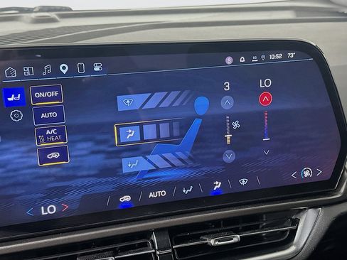 Used 2025 Chevrolet Equinox EV LT FWD image 24