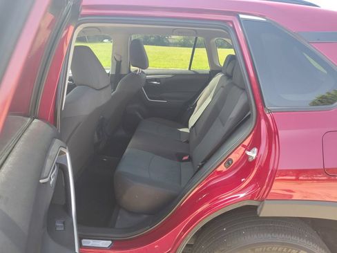 Used 2024 Toyota RAV4 XLE FWD image 6