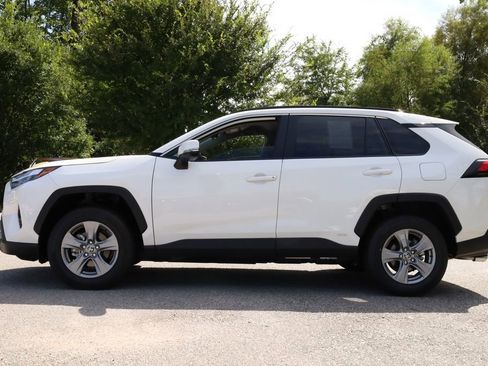 Used 2025 Toyota RAV4 XLE image 16