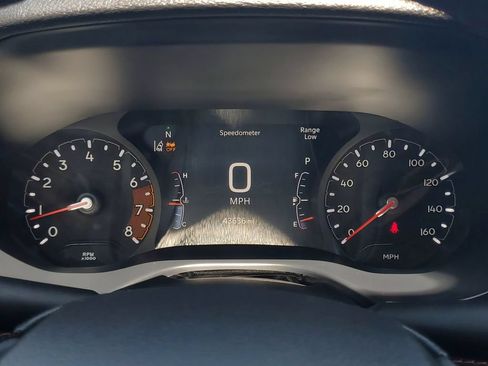 Used 2025 Jeep Compass Trailhawk w/ Trailer Tow Group AWD/4WD image 19