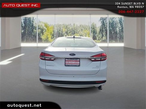 Used 2018 Ford Fusion SE w/ Equipment Group 602A image 6