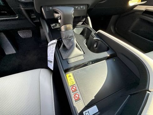 Used 2025 Lexus ES 350 w/ Premium Package FWD image 21