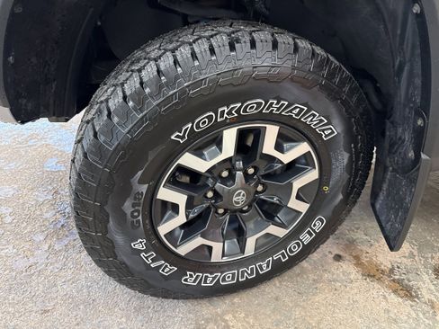 Used 2022 Toyota Tacoma TRD Off-Road image 4