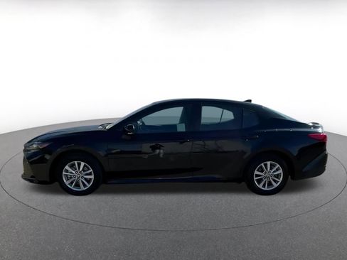 Used 2025 Toyota Camry LE image 8