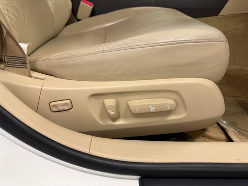 Used 2011 Lexus ES 350 FWD image 15