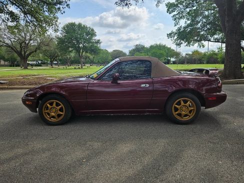 Used 1994 MAZDA MX-5 Miata image 9