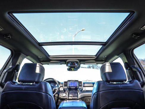 Used 2021 RAM 1500 Limited w/ Body Color Bumper Group image 6