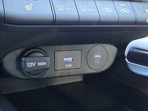 New 2026 Hyundai Elantra Limited image 32