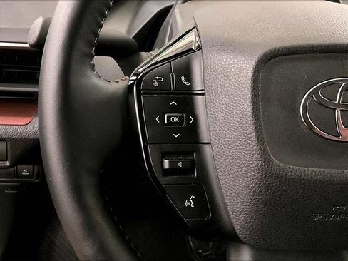 Used 2024 Toyota Prius Prime FWD image 17