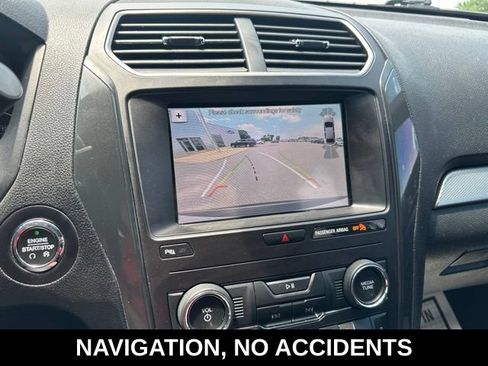 Used 2019 Ford Explorer XLT w/ Equipment Group 202A FWD image 3