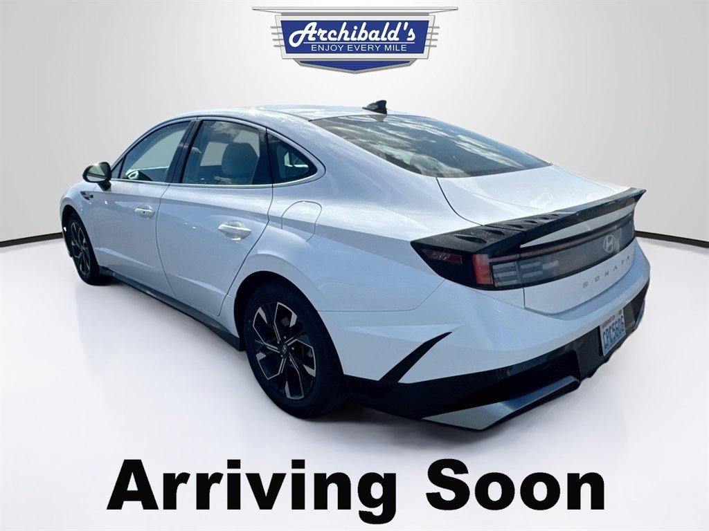 Used 2025 Hyundai Sonata SEL FWD image 2
