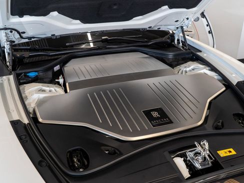 Used 2026 Rolls-Royce Spectre image 34