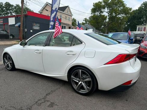 Used 2017 Lexus IS 300 AWD image 9