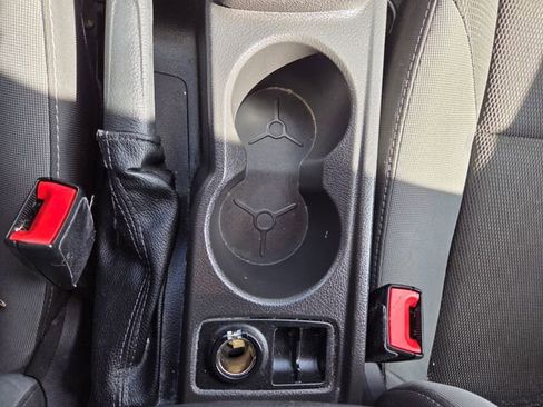 Used 2012 Ford Focus SE FWD image 27