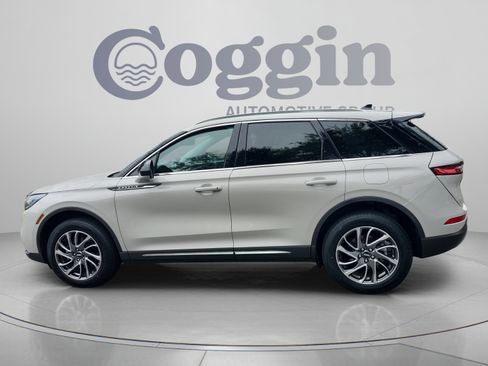 Used 2022 Lincoln Corsair FWD w/ Equipment Group 101A image 2