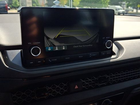 Certified 2023 Honda Accord LX image 18