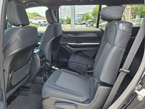 New 2025 Jeep Grand Cherokee L Laredo w/ Luxury Tech Group I RWD image 11